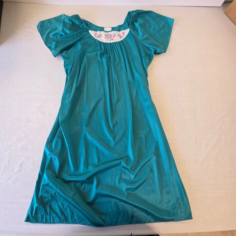 Milco Nightgown Vintage Floral Embroidered‎ Shimmer Teal Large Lounge Dress 70s